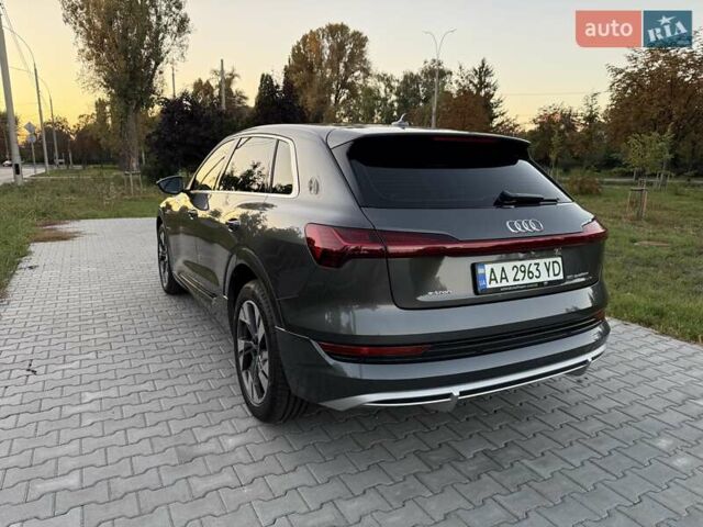 Серый Ауди E-Tron, объемом двигателя 0 л и пробегом 44 тыс. км за 33900 $, фото 34 на Automoto.ua