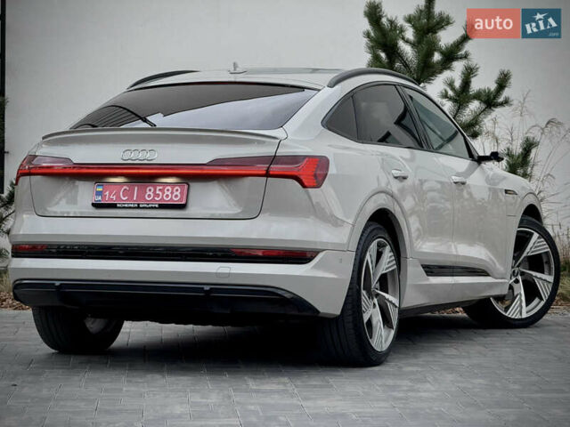 Серый Ауди E-Tron, объемом двигателя 0 л и пробегом 36 тыс. км за 45445 $, фото 4 на Automoto.ua