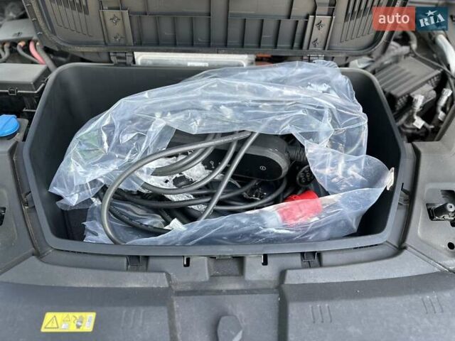 Серый Ауди E-Tron, объемом двигателя 0 л и пробегом 59 тыс. км за 37396 $, фото 40 на Automoto.ua