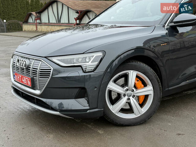 Серый Ауди E-Tron, объемом двигателя 0 л и пробегом 126 тыс. км за 29999 $, фото 6 на Automoto.ua