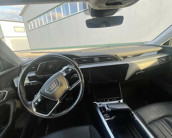 Серый Ауди E-Tron, объемом двигателя 0 л и пробегом 88 тыс. км за 36500 $, фото 15 на Automoto.ua