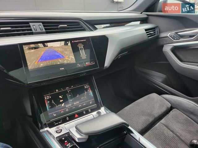 Сірий Ауді E-Tron, об'ємом двигуна 0 л та пробігом 117 тис. км за 27200 $, фото 22 на Automoto.ua