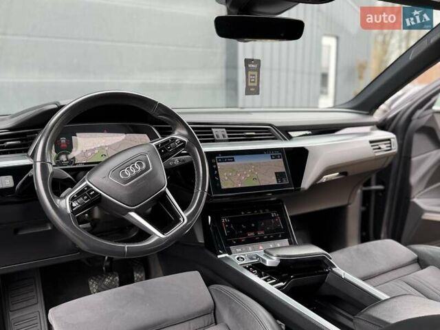 Серый Ауди E-Tron, объемом двигателя 0 л и пробегом 149 тыс. км за 29300 $, фото 49 на Automoto.ua