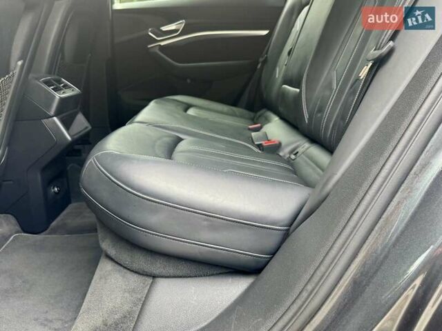 Сірий Ауді E-Tron, об'ємом двигуна 0 л та пробігом 148 тис. км за 27500 $, фото 161 на Automoto.ua