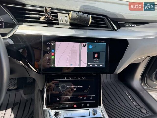 Сірий Ауді E-Tron, об'ємом двигуна 0 л та пробігом 45 тис. км за 48137 $, фото 15 на Automoto.ua