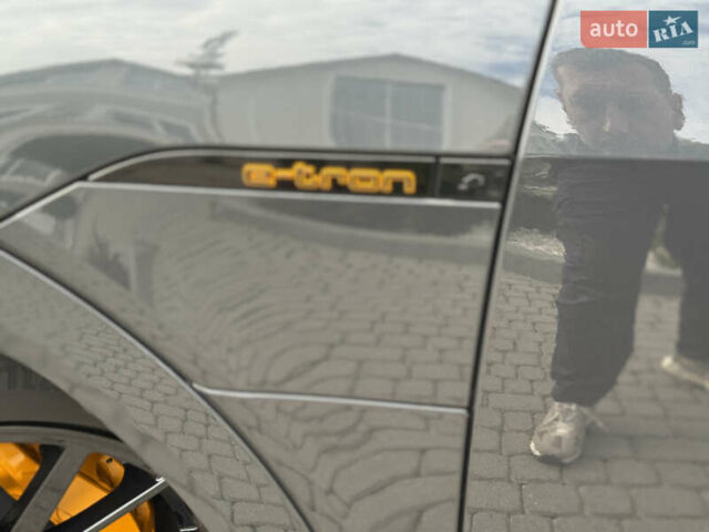 Серый Ауди E-Tron, объемом двигателя 0 л и пробегом 40 тыс. км за 34999 $, фото 24 на Automoto.ua