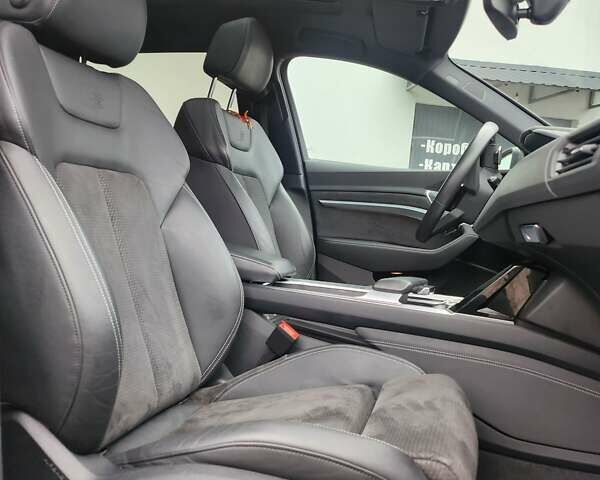 Сірий Ауді E-Tron, об'ємом двигуна 0 л та пробігом 117 тис. км за 27200 $, фото 15 на Automoto.ua