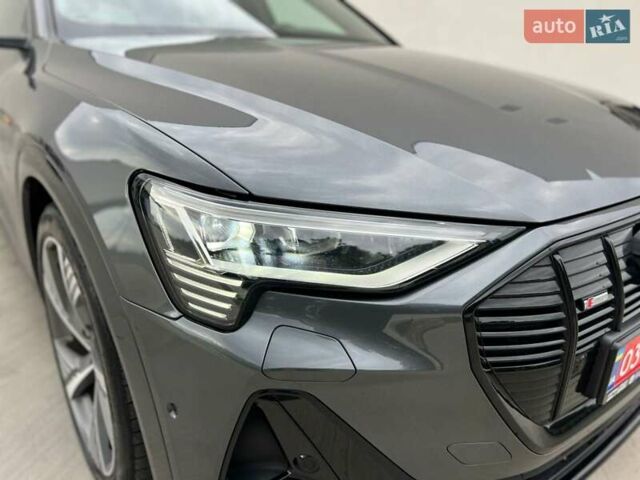 Серый Ауди E-Tron, объемом двигателя 0 л и пробегом 125 тыс. км за 34999 $, фото 101 на Automoto.ua