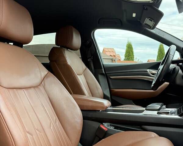 Серый Ауди E-Tron, объемом двигателя 0 л и пробегом 109 тыс. км за 29999 $, фото 17 на Automoto.ua