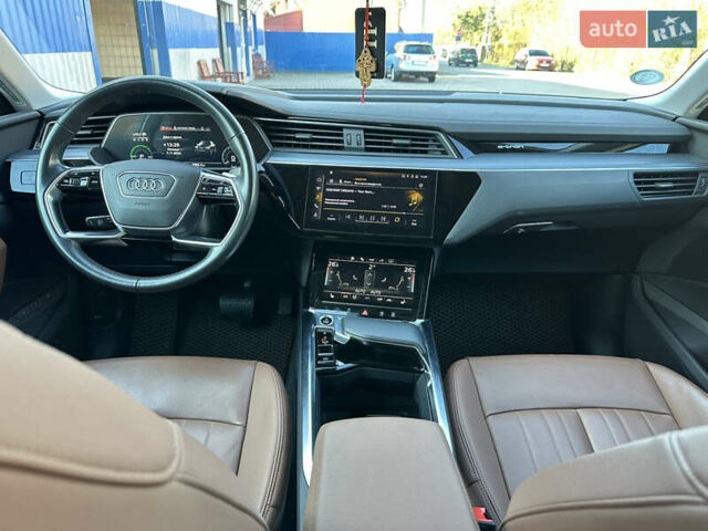 Серый Ауди E-Tron, объемом двигателя 0 л и пробегом 108 тыс. км за 32500 $, фото 8 на Automoto.ua