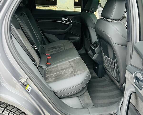 Ауди E-Tron 2021 в Тернополе на Automoto.ua Серый Ауди E-Tron, объемом двигателя 0 л и пробегом 85 тыс. км за 27999 $, фото 43 на Automoto.ua