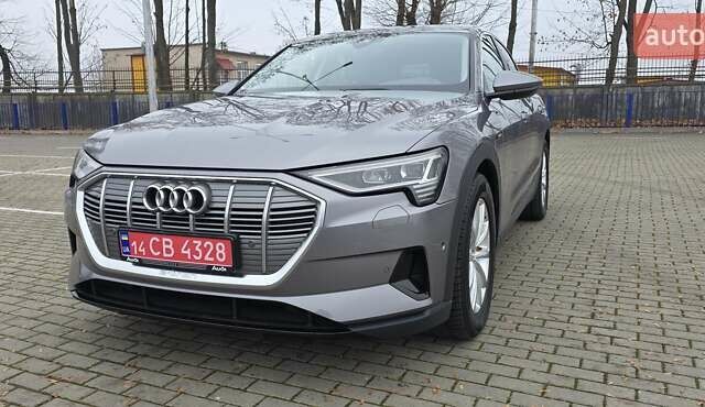Сірий Ауді E-Tron, об'ємом двигуна 0 л та пробігом 140 тис. км за 28800 $, фото 4 на Automoto.ua