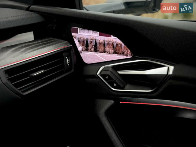 Серый Ауди E-Tron, объемом двигателя 0 л и пробегом 36 тыс. км за 45445 $, фото 132 на Automoto.ua