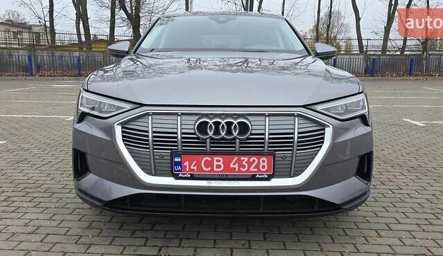 Сірий Ауді E-Tron, об'ємом двигуна 0 л та пробігом 140 тис. км за 28800 $, фото 3 на Automoto.ua