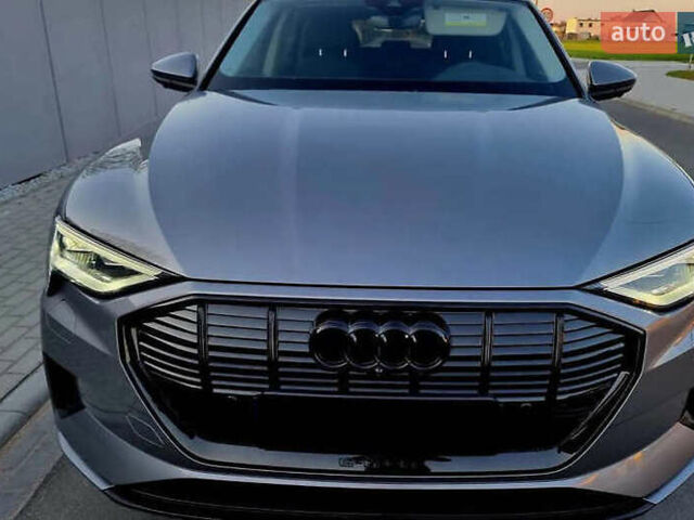 Серый Ауди E-Tron, объемом двигателя 0 л и пробегом 61 тыс. км за 30000 $, фото 1 на Automoto.ua