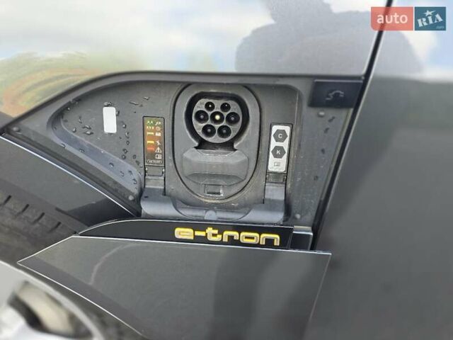 Серый Ауди E-Tron, объемом двигателя 0 л и пробегом 43 тыс. км за 29999 $, фото 27 на Automoto.ua