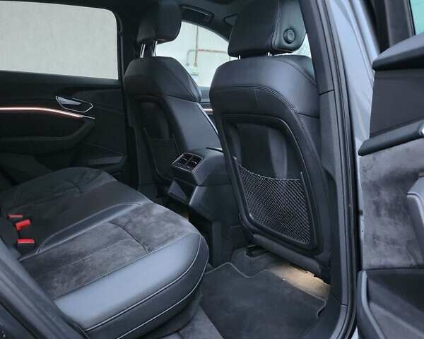 Сірий Ауді E-Tron, об'ємом двигуна 0 л та пробігом 117 тис. км за 27200 $, фото 17 на Automoto.ua