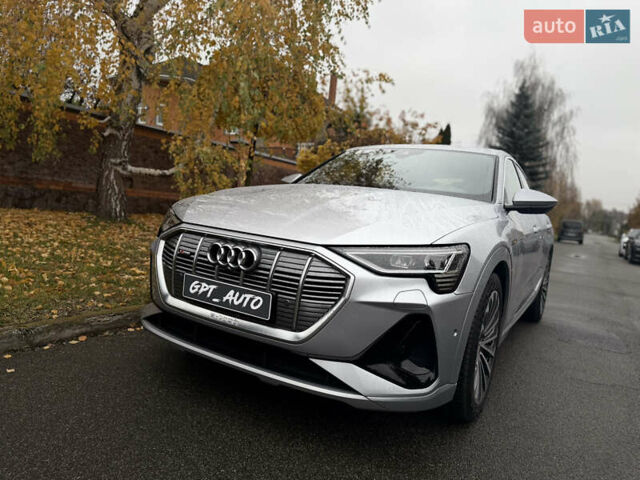 Сірий Ауді E-Tron, об'ємом двигуна 0 л та пробігом 39 тис. км за 39800 $, фото 9 на Automoto.ua