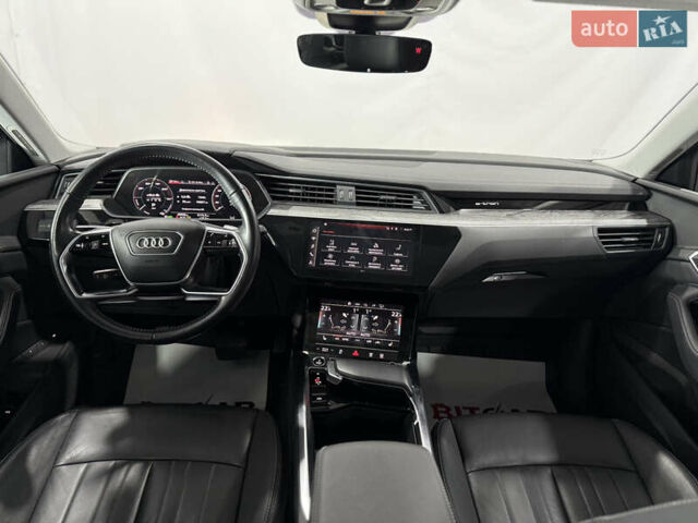 Серый Ауди E-Tron, объемом двигателя 0 л и пробегом 44 тыс. км за 33000 $, фото 23 на Automoto.ua