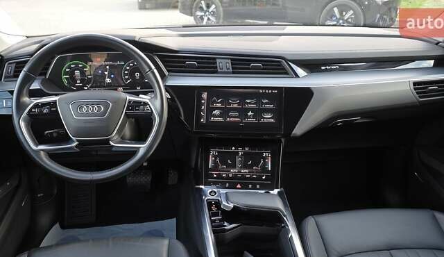 Сірий Ауді E-Tron, об'ємом двигуна 0 л та пробігом 110 тис. км за 29999 $, фото 45 на Automoto.ua