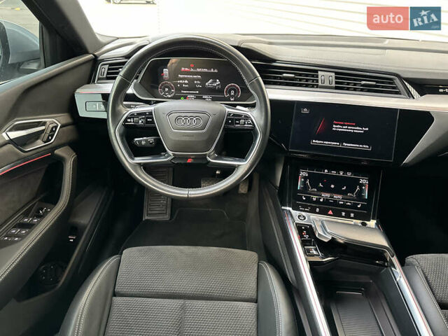 Сірий Ауді E-Tron, об'ємом двигуна 0 л та пробігом 45 тис. км за 33999 $, фото 59 на Automoto.ua