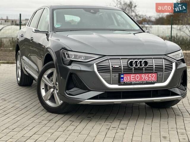 Серый Ауди E-Tron, объемом двигателя 0 л и пробегом 56 тыс. км за 34200 $, фото 1 на Automoto.ua