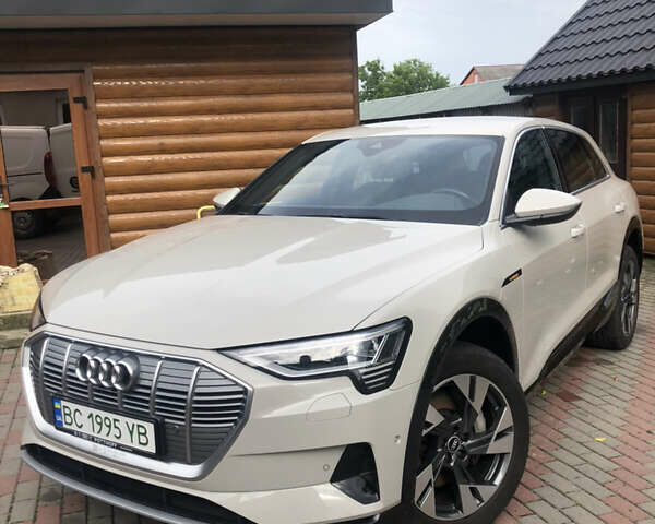 Серый Ауди E-Tron, объемом двигателя 0 л и пробегом 46 тыс. км за 36900 $, фото 3 на Automoto.ua