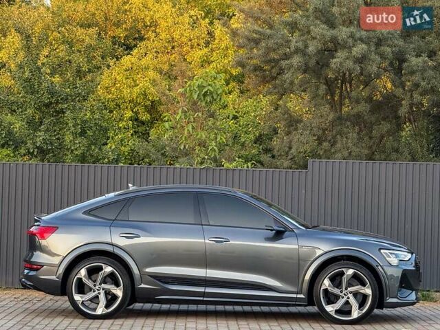 Серый Ауди E-Tron, объемом двигателя 0 л и пробегом 56 тыс. км за 46999 $, фото 2 на Automoto.ua