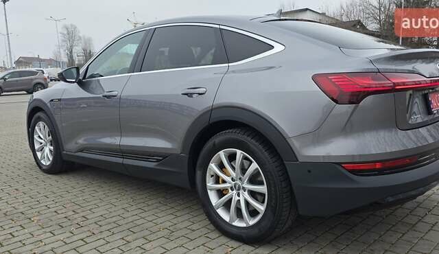 Сірий Ауді E-Tron, об'ємом двигуна 0 л та пробігом 140 тис. км за 28800 $, фото 16 на Automoto.ua