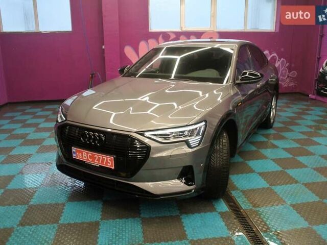Серый Ауди E-Tron, объемом двигателя 0 л и пробегом 60 тыс. км за 29990 $, фото 1 на Automoto.ua