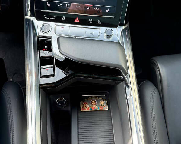 Серый Ауди E-Tron, объемом двигателя 0 л и пробегом 32 тыс. км за 41990 $, фото 38 на Automoto.ua