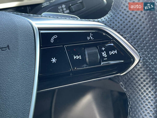 Сірий Ауді E-Tron, об'ємом двигуна 0 л та пробігом 38 тис. км за 39500 $, фото 23 на Automoto.ua