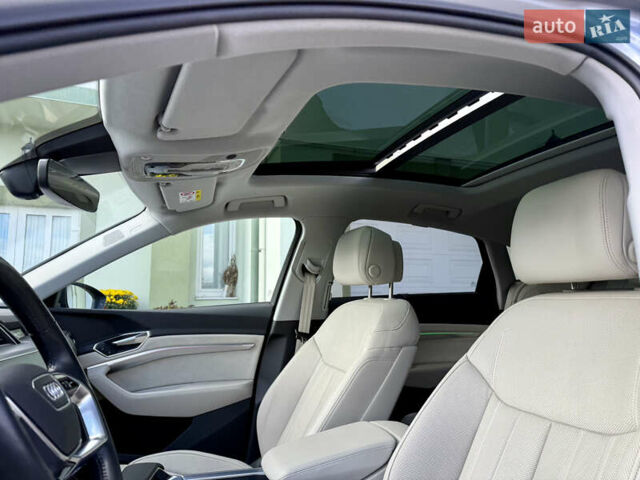 Серый Ауди E-Tron, объемом двигателя 0 л и пробегом 130 тыс. км за 37000 $, фото 57 на Automoto.ua