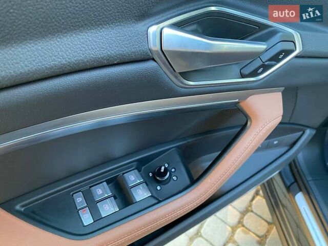 Сірий Ауді E-Tron, об'ємом двигуна 0 л та пробігом 53 тис. км за 29900 $, фото 12 на Automoto.ua