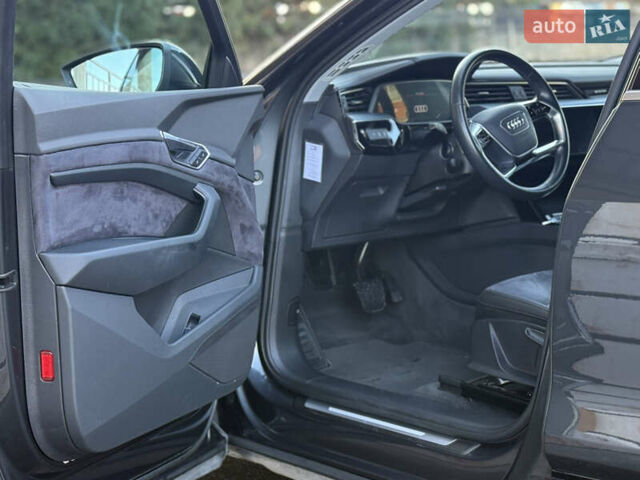 Серый Ауди E-Tron, объемом двигателя 0 л и пробегом 125 тыс. км за 26900 $, фото 21 на Automoto.ua