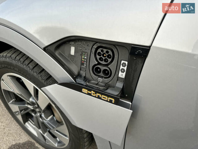 Сірий Ауді E-Tron, об'ємом двигуна 0 л та пробігом 45 тис. км за 33999 $, фото 69 на Automoto.ua
