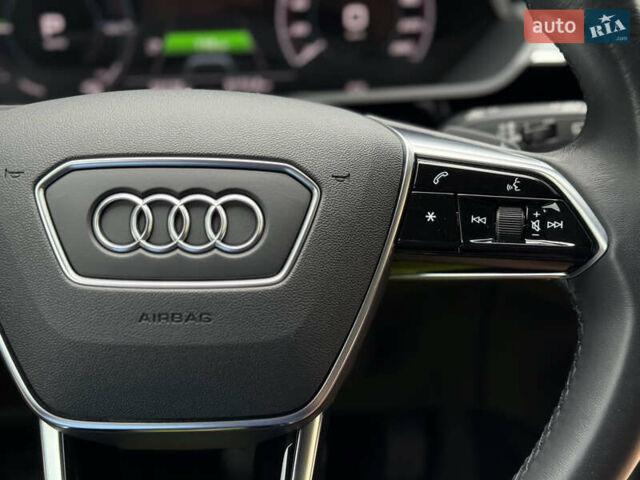 Серый Ауди E-Tron, объемом двигателя 0 л и пробегом 33 тыс. км за 39500 $, фото 27 на Automoto.ua