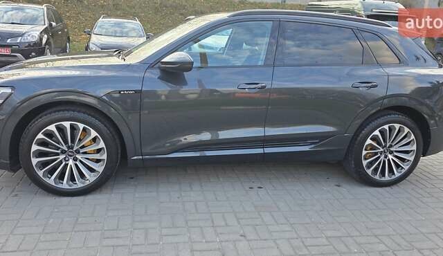 Сірий Ауді E-Tron, об'ємом двигуна 0 л та пробігом 110 тис. км за 29999 $, фото 23 на Automoto.ua