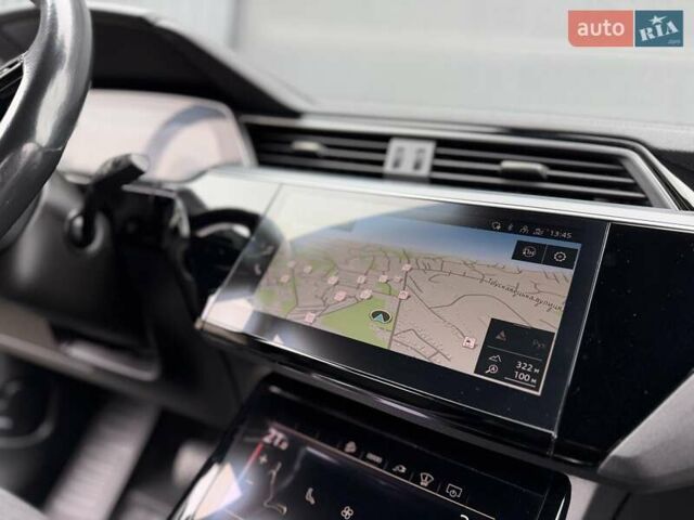 Серый Ауди E-Tron, объемом двигателя 0 л и пробегом 149 тыс. км за 29300 $, фото 62 на Automoto.ua
