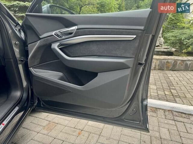Сірий Ауді E-Tron, об'ємом двигуна 0 л та пробігом 148 тис. км за 27500 $, фото 125 на Automoto.ua