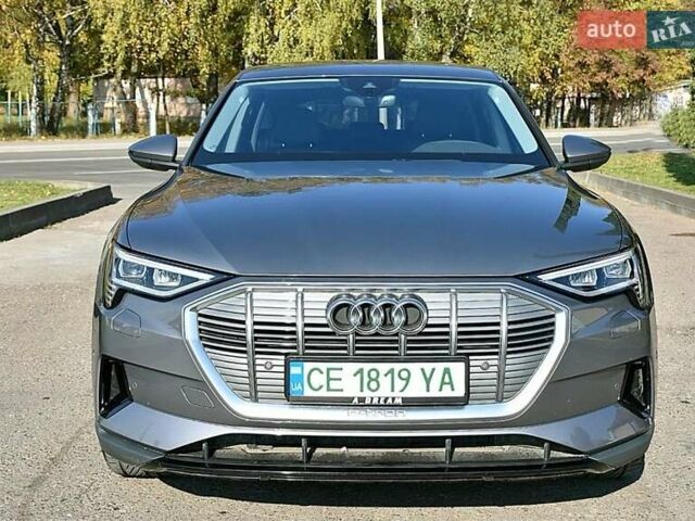 Ауді E-Tron 2021 у Чернівцях на Automoto.ua Сірий Ауді E-Tron, об'ємом двигуна 0 л та пробігом 82 тис. км за 31500 $, фото 1 на Automoto.ua