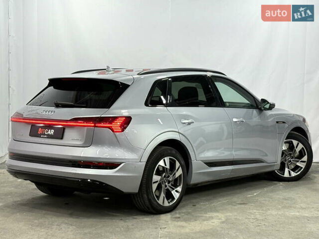 Серый Ауди E-Tron, объемом двигателя 0 л и пробегом 44 тыс. км за 33000 $, фото 8 на Automoto.ua