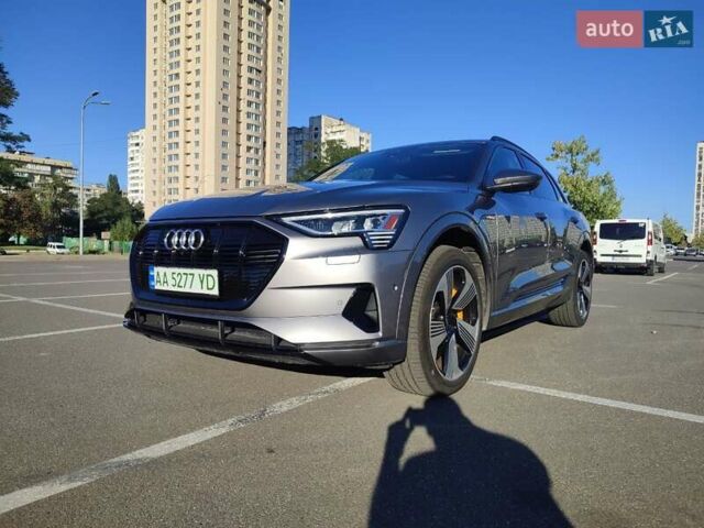 Серый Ауди E-Tron, объемом двигателя 0 л и пробегом 81 тыс. км за 34800 $, фото 4 на Automoto.ua