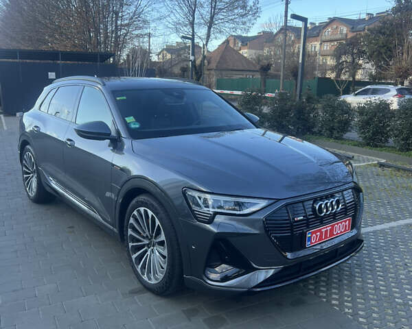 Сірий Ауді E-Tron, об'ємом двигуна 0 л та пробігом 64 тис. км за 33500 $, фото 35 на Automoto.ua