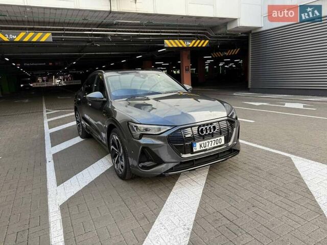 Сірий Ауді E-Tron, об'ємом двигуна 0 л та пробігом 45 тис. км за 48137 $, фото 2 на Automoto.ua