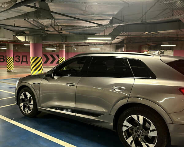 Серый Ауди E-Tron, объемом двигателя 0 л и пробегом 50 тыс. км за 36000 $, фото 26 на Automoto.ua