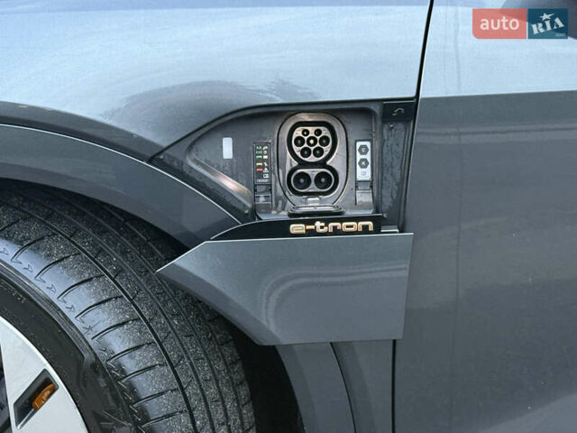 Серый Ауди E-Tron, объемом двигателя 0 л и пробегом 28 тыс. км за 34900 $, фото 11 на Automoto.ua