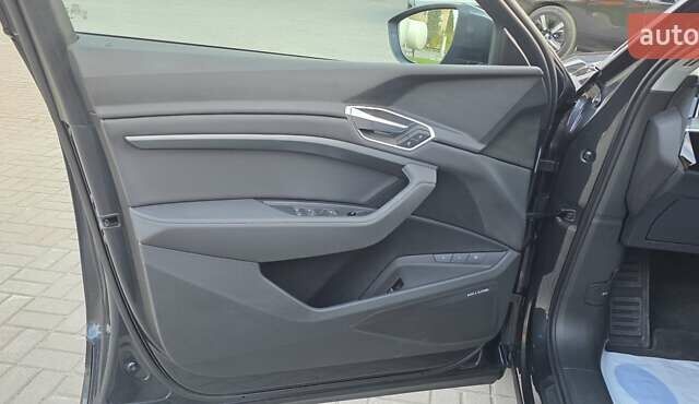 Сірий Ауді E-Tron, об'ємом двигуна 0 л та пробігом 110 тис. км за 29999 $, фото 40 на Automoto.ua