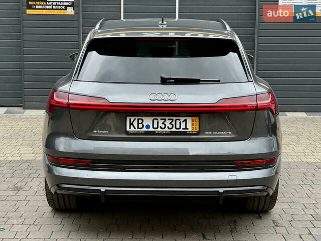 Серый Ауди E-Tron, объемом двигателя 0 л и пробегом 33 тыс. км за 39500 $, фото 4 на Automoto.ua