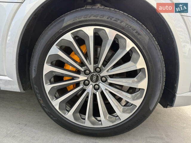 Серый Ауди E-Tron, объемом двигателя 0 л и пробегом 32 тыс. км за 41990 $, фото 46 на Automoto.ua